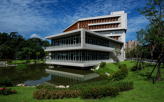 台北政治大學達賢圖書館