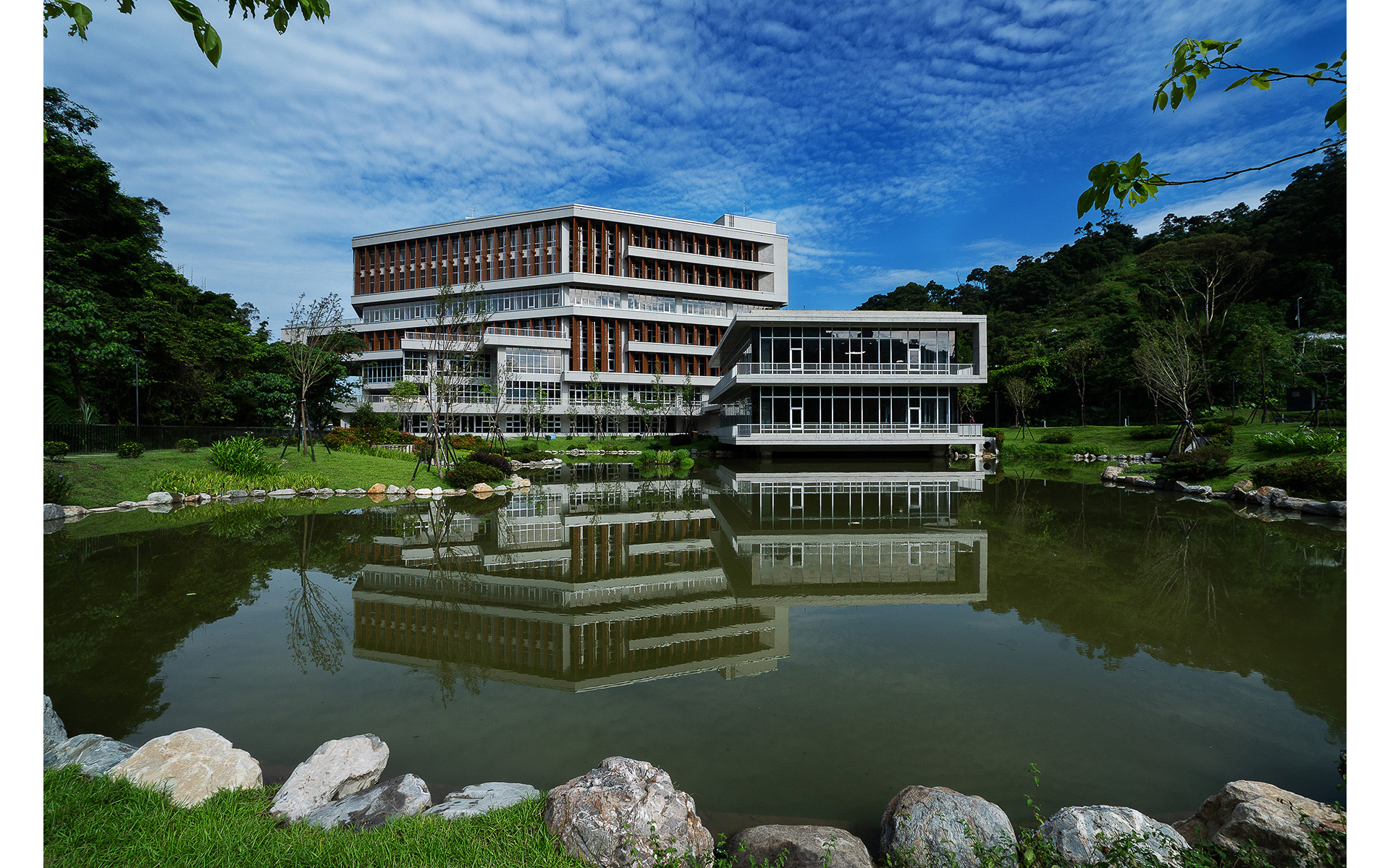 台北政治大學達賢圖書館