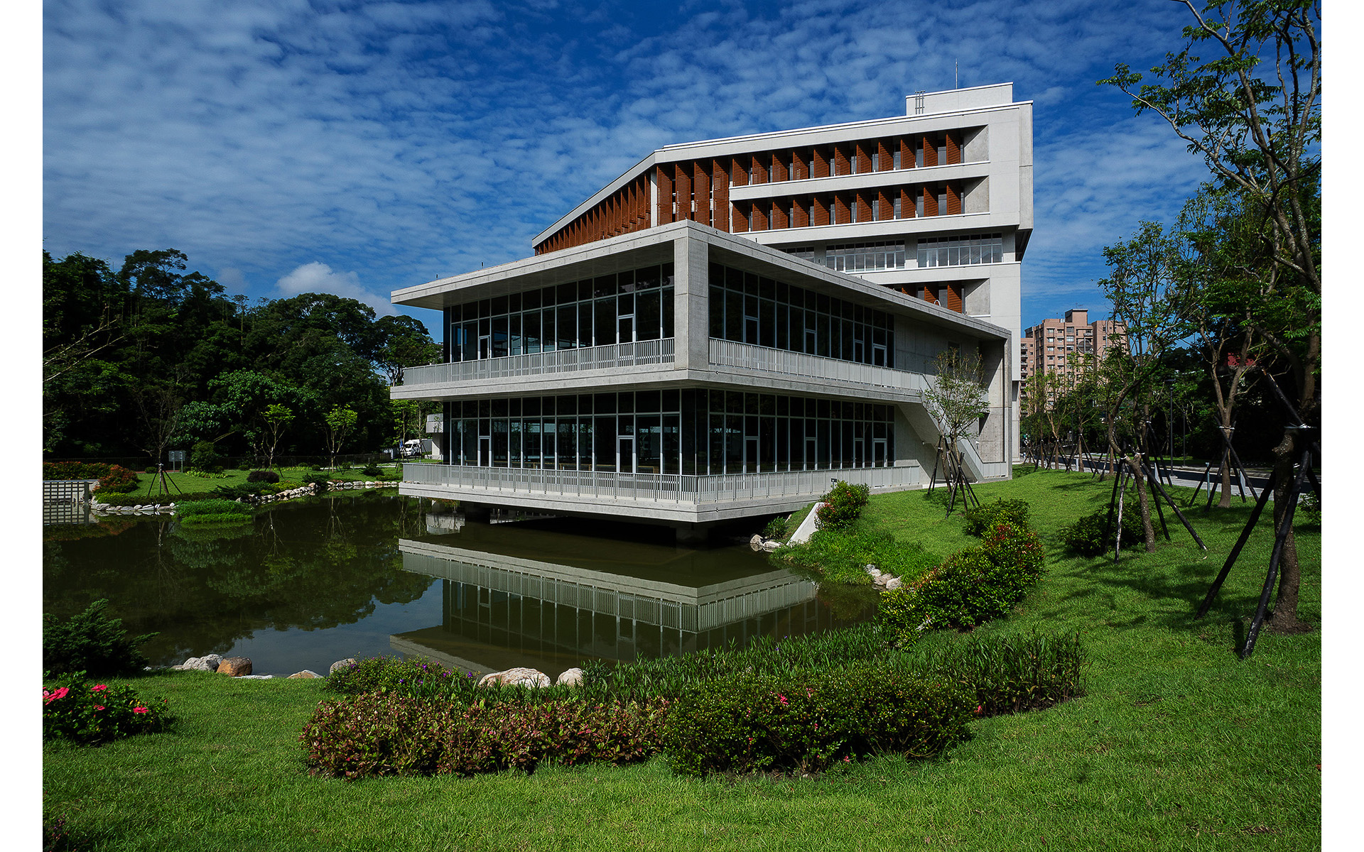 台北政治大學達賢圖書館